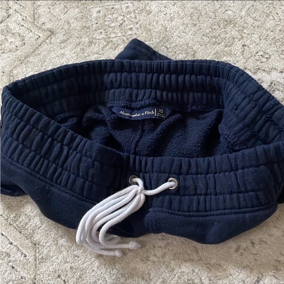 Abercrombie & Fitch shorts - Picture 3 of 3